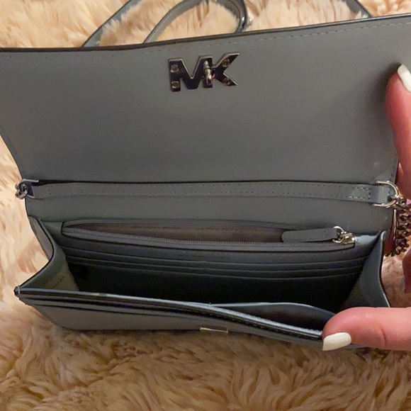 Michael Kors Mott light blue crossbody bag - Picture 3 of 5
